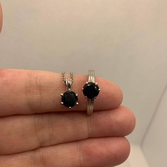 BLACK SPINEL RING AND PENDANT - Picture 4 of 8